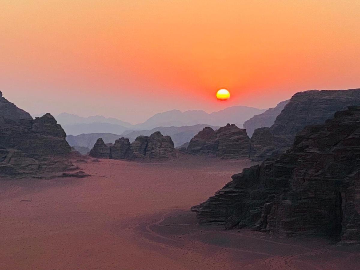 Hotel Golden Day Wadi Rum Esterno foto