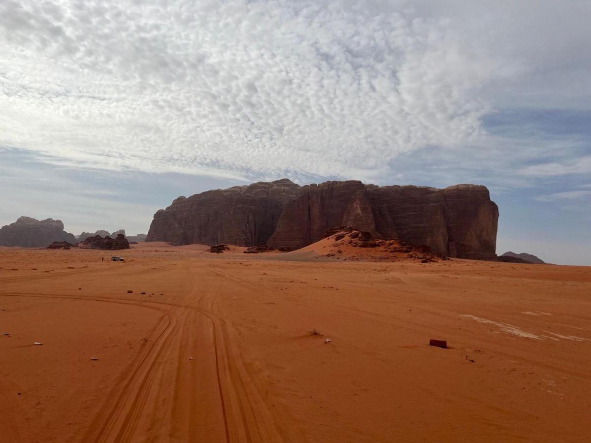 Hotel Golden Day Wadi Rum Esterno foto