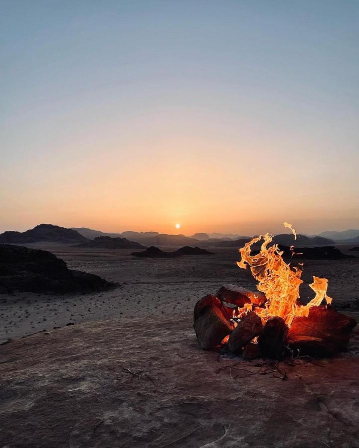 Hotel Golden Day Wadi Rum Esterno foto