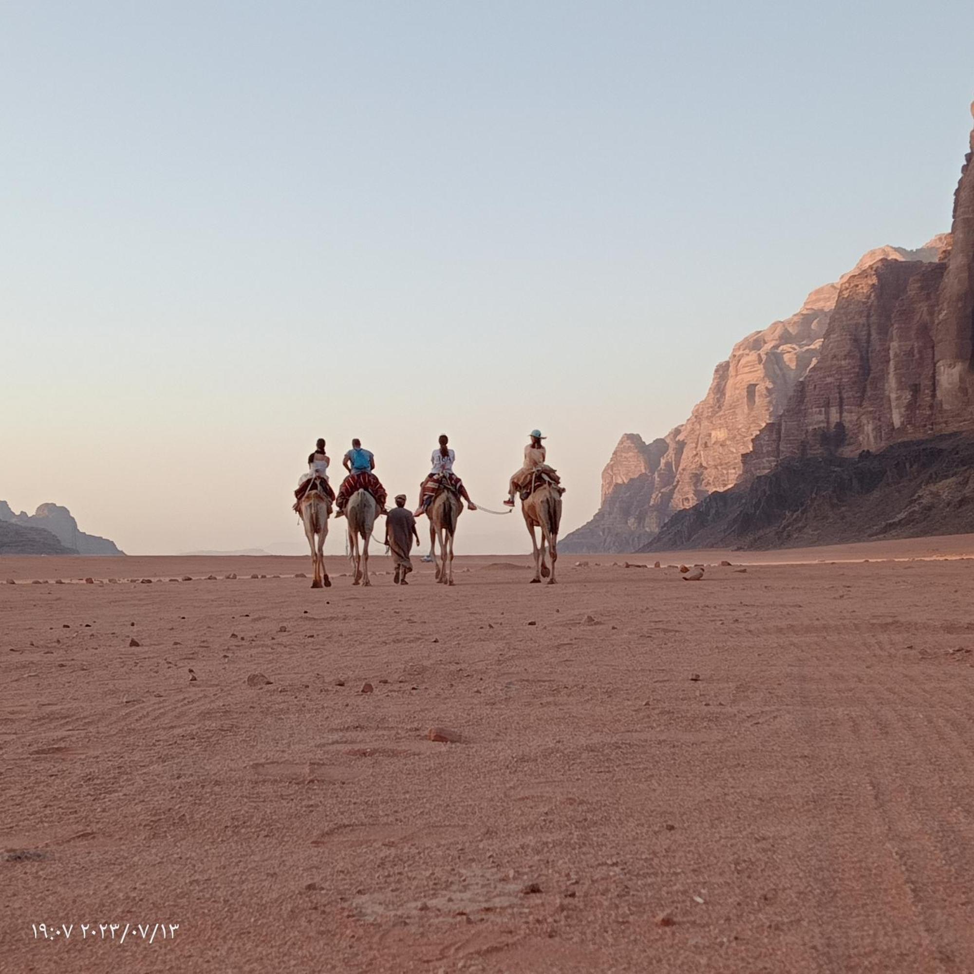 Hotel Golden Day Wadi Rum Esterno foto